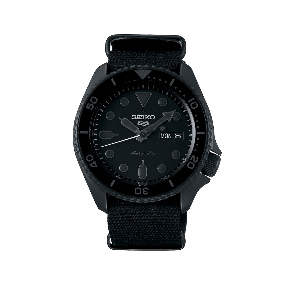 Seiko 5 sports total black